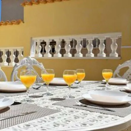Upper Floor With Semi-private Pool Apartament